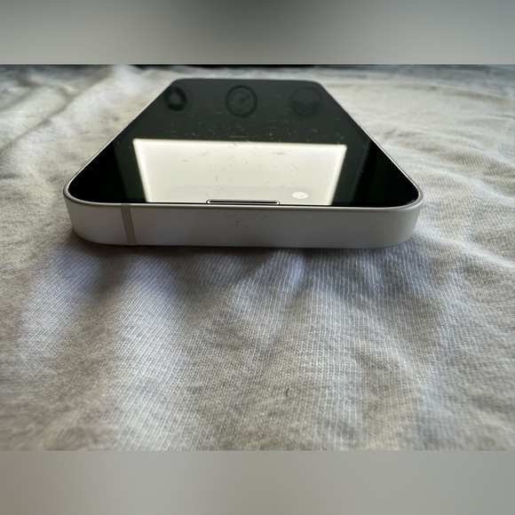 iPhone 13 Mini 128GB Unlocked White - Picture 5 of 6